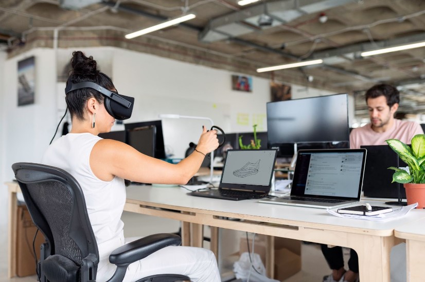 La realidad virtual tiene múltiples usos, desde la enseñanza hasta el entretenimiento